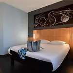 Ibis 호텔