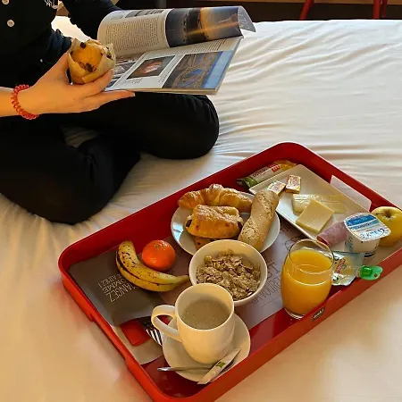 Ibis فندق ليزيربييه