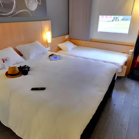 Ibis ホテル
