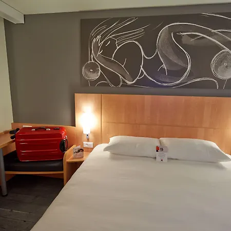 Otel Ibis Les Herbiers