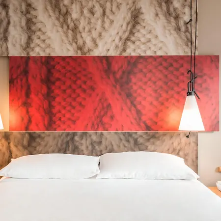 Ibis Hotell 3*