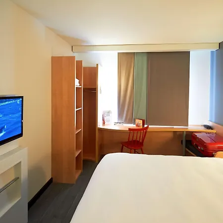 Отель Ibis 3*