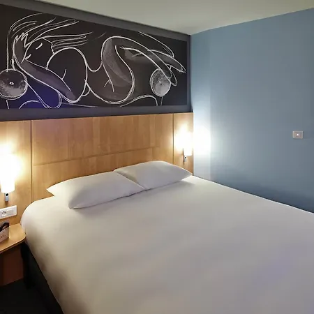 Ibis Hotel 3*