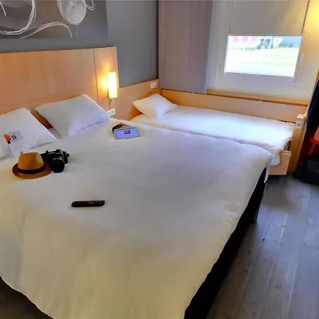 Отель Ibis 3*