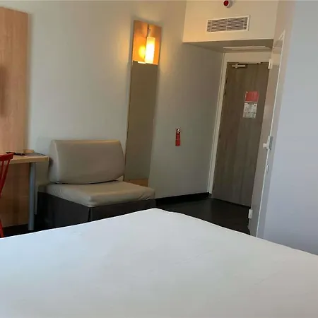 Ibis 3* Ле-Эрбье