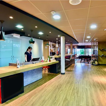Ibis 3* Ле-Эрбье