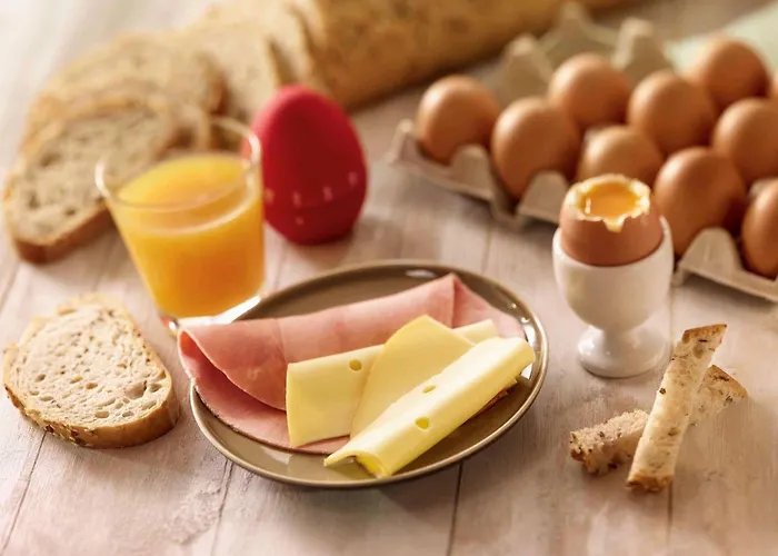 宜必思莱斯赫比尔斯酒店 3* 莱塞比耶